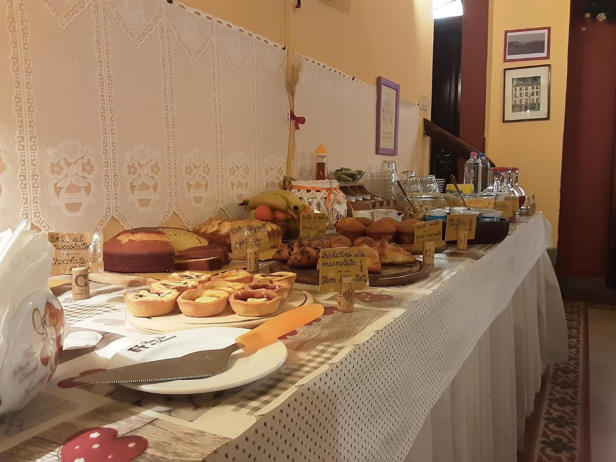 Antica Casa Dei Rassicurati Bed & Breakfast Montecarlo Bagian luar foto