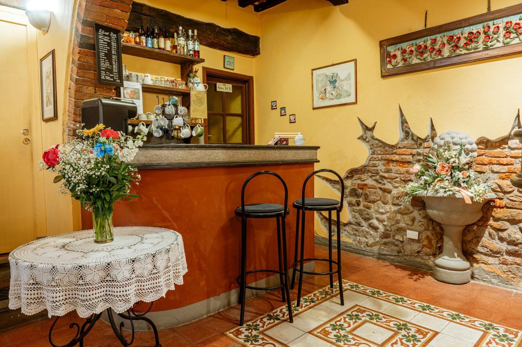 Antica Casa Dei Rassicurati Bed & Breakfast Montecarlo Bagian luar foto