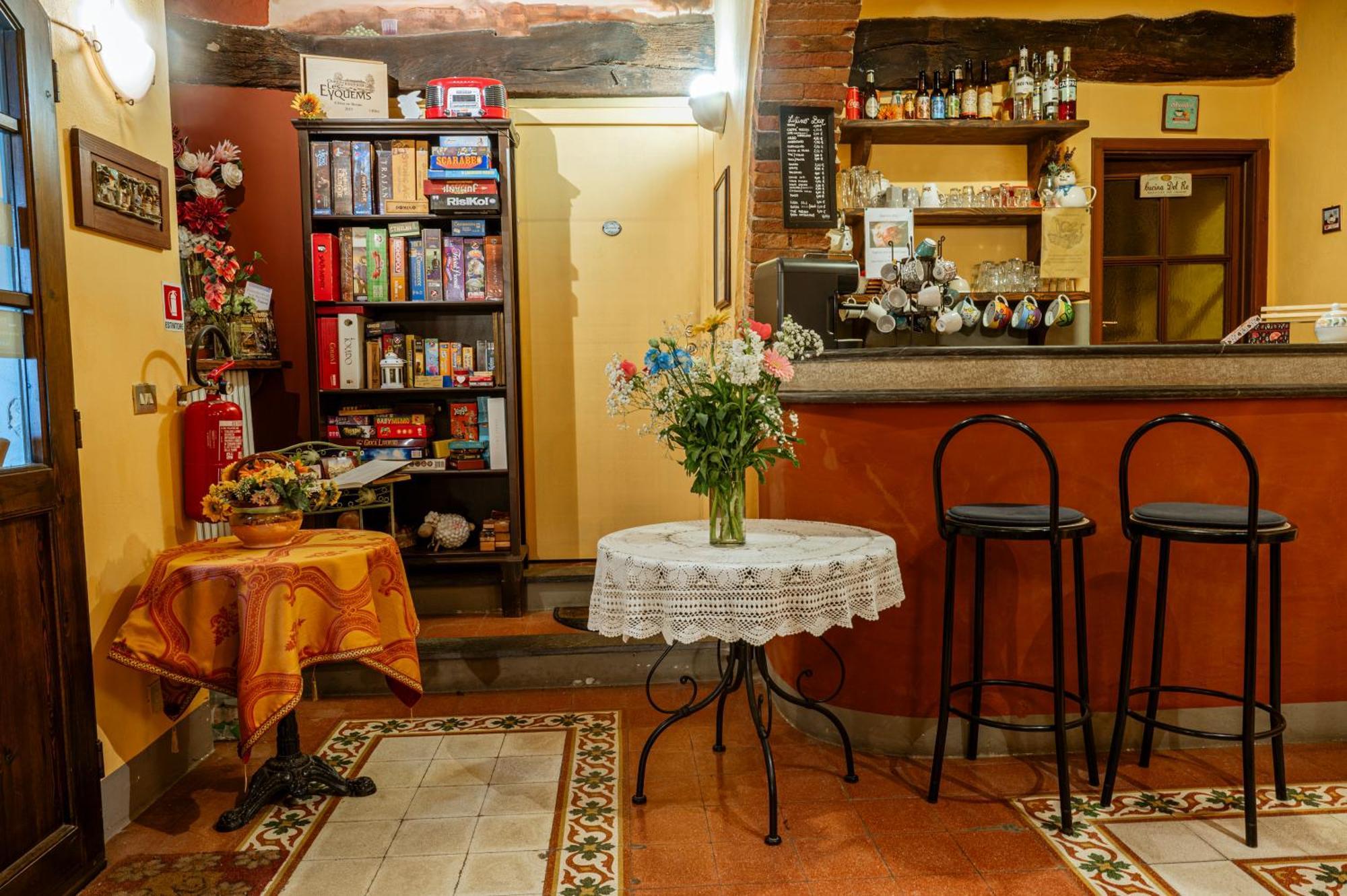 Antica Casa Dei Rassicurati Bed & Breakfast Montecarlo Bagian luar foto