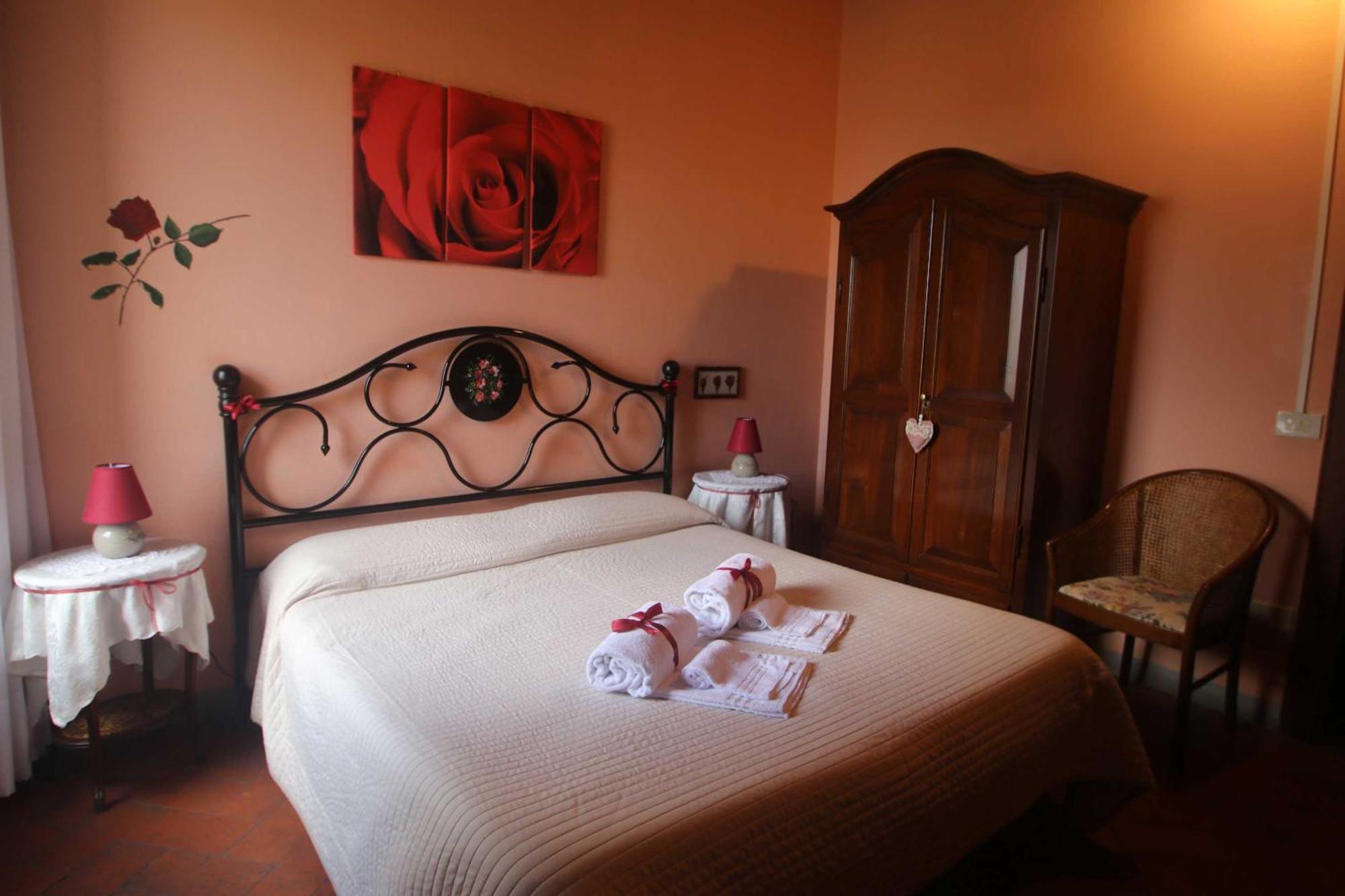 Antica Casa Dei Rassicurati Bed & Breakfast Montecarlo Bagian luar foto