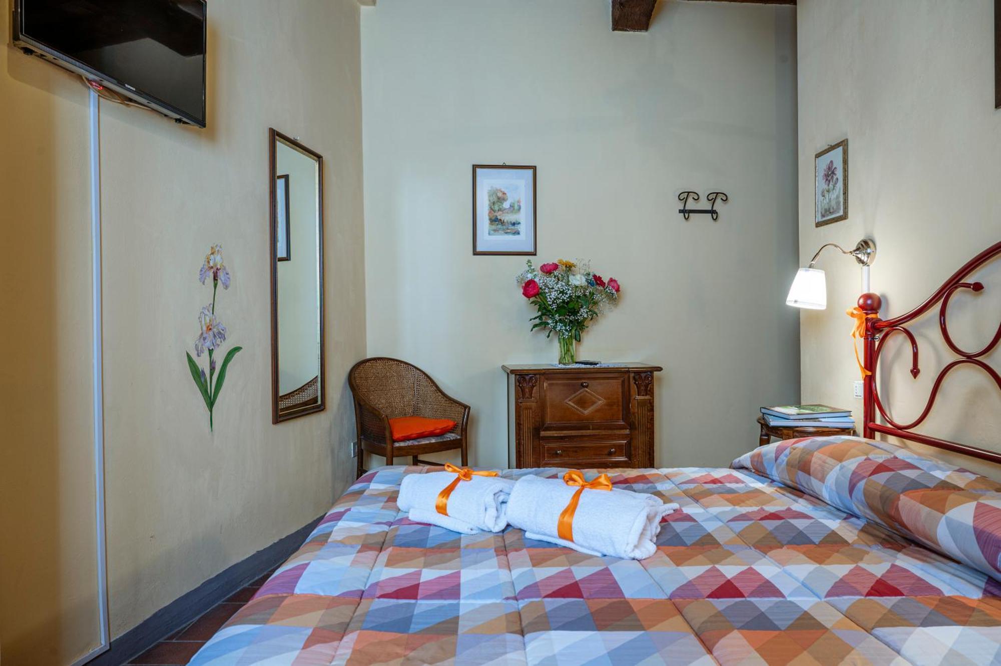 Antica Casa Dei Rassicurati Bed & Breakfast Montecarlo Bagian luar foto