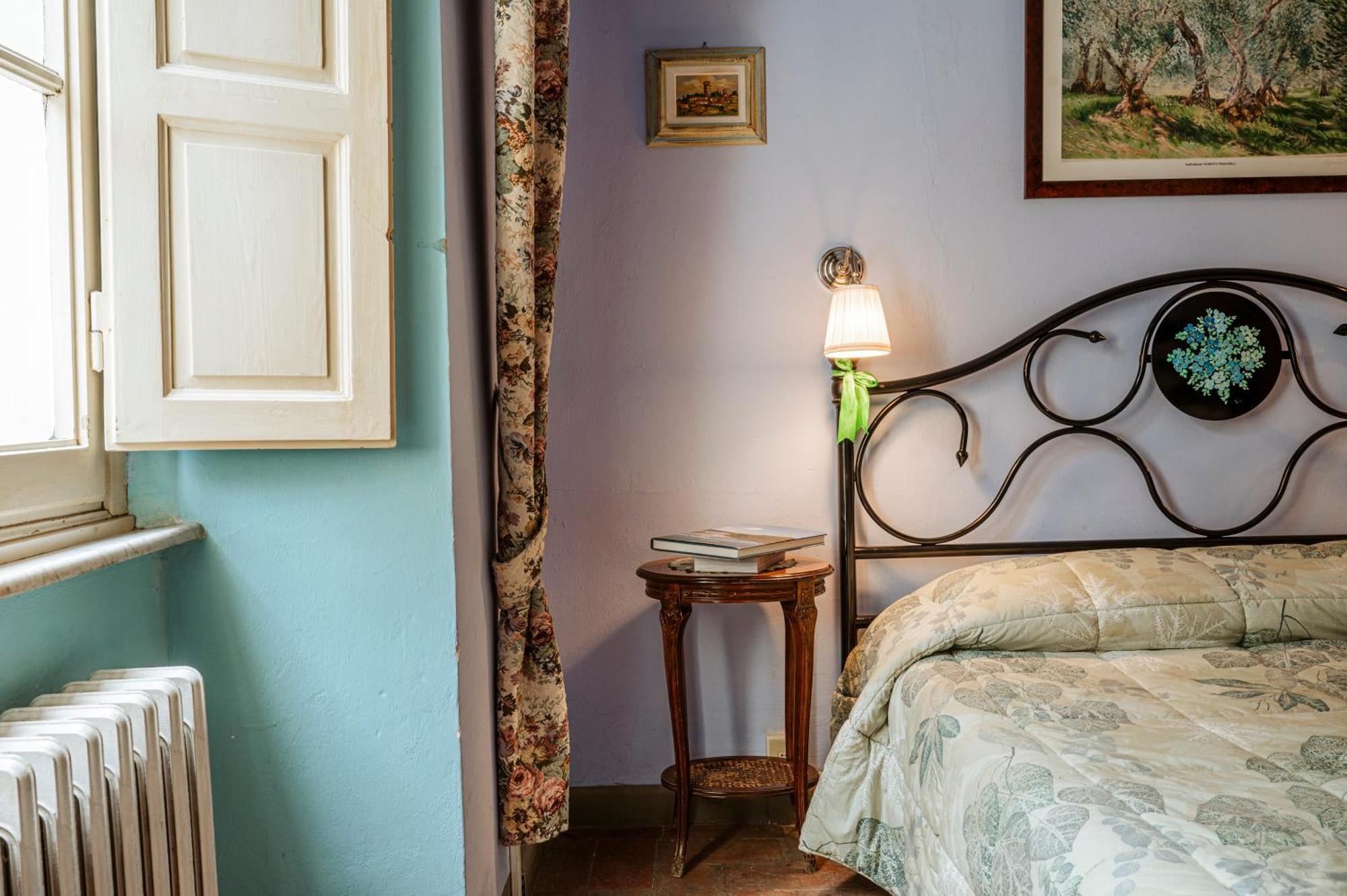 Antica Casa Dei Rassicurati Bed & Breakfast Montecarlo Bagian luar foto