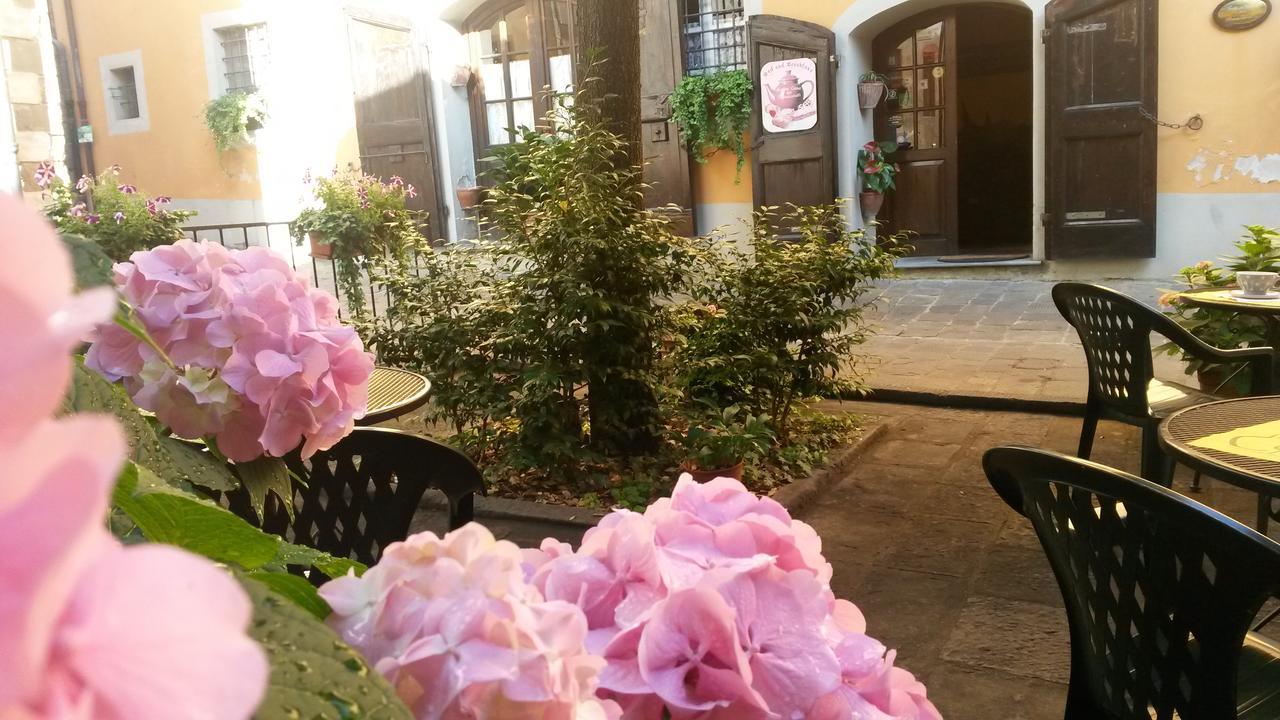 Antica Casa Dei Rassicurati Bed & Breakfast Montecarlo Bagian luar foto
