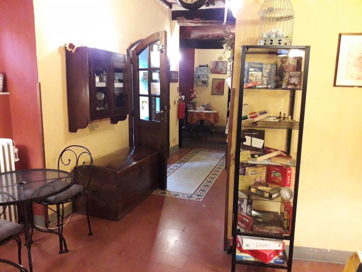 Antica Casa Dei Rassicurati Bed & Breakfast Montecarlo Bagian luar foto